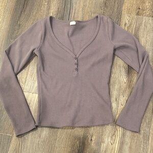 Hollister Ribbed Long-Sleeve V-Neck Henley Top - Mauve